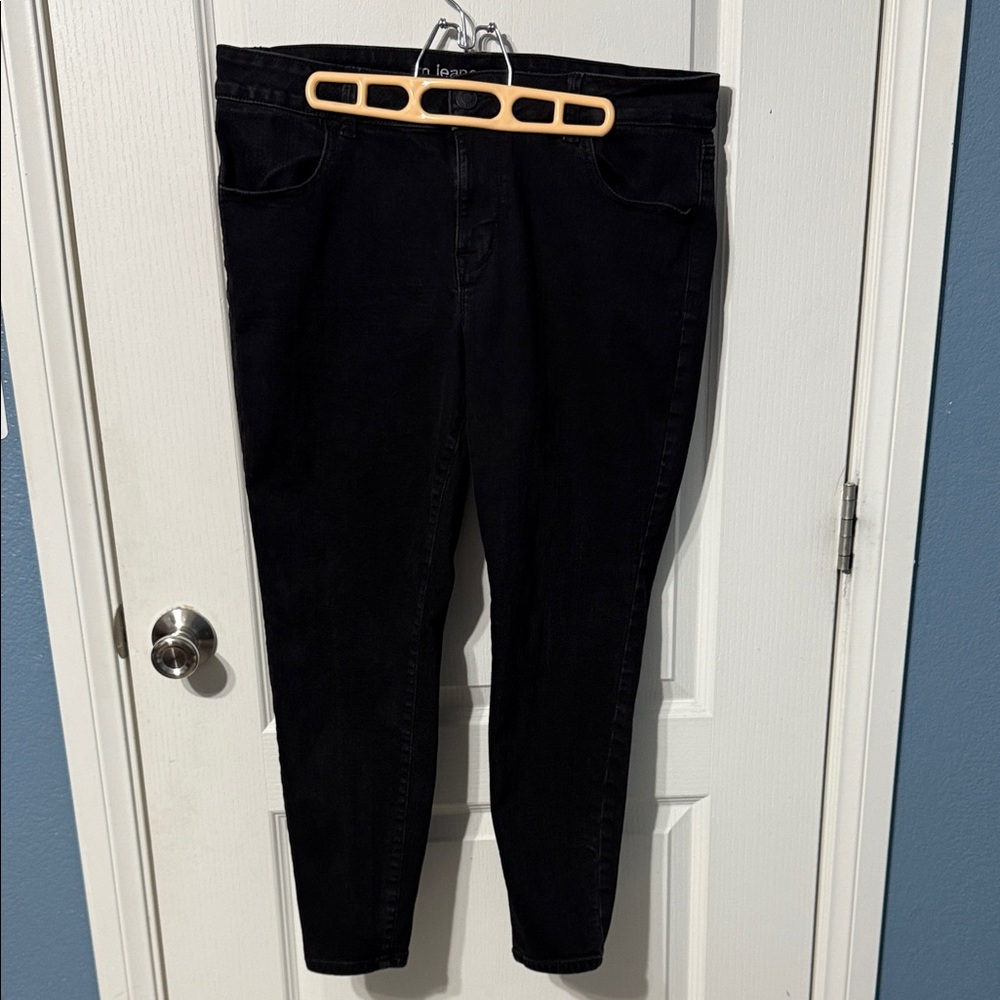 Maurice’s Women's Black Jeans 16w Short